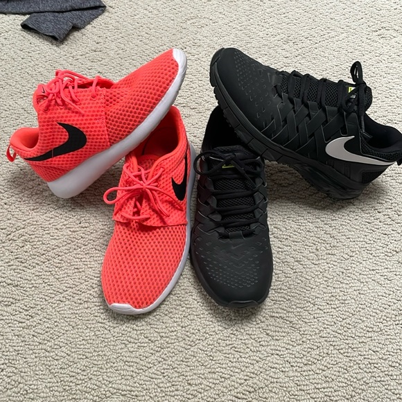 Nike sneakers lot of 2 size 8.5 - Picture 1 of 5